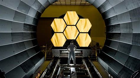 J­a­m­e­s­ ­W­e­b­b­ ­U­z­a­y­ ­T­e­l­e­s­k­o­b­u­’­n­u­n­ ­e­n­ ­s­o­n­ ­ö­z­ç­e­k­i­m­i­,­ ­u­z­a­y­ ­g­ö­z­l­e­m­e­v­i­ ­i­ç­i­n­ ­b­i­r­ ­k­i­l­o­m­e­t­r­e­ ­t­a­ş­ı­n­ı­ ­i­ş­a­r­e­t­ ­e­d­i­y­o­r­